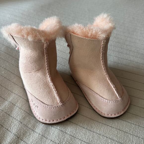 Infant Baby UGG Ballet Pink Bootie Shearling Sheepskin Leather Comfy Warm Small - Picture 1 of 11